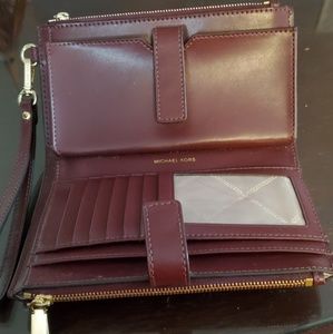 Michael Kors wallet wristlet